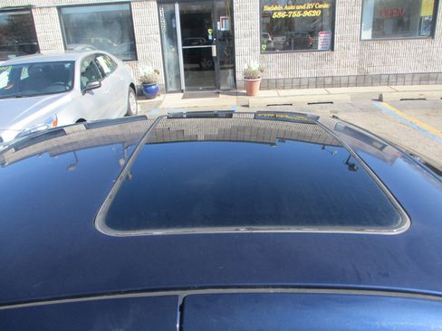 Used 2004 Pontiac Grand Am SE image 6