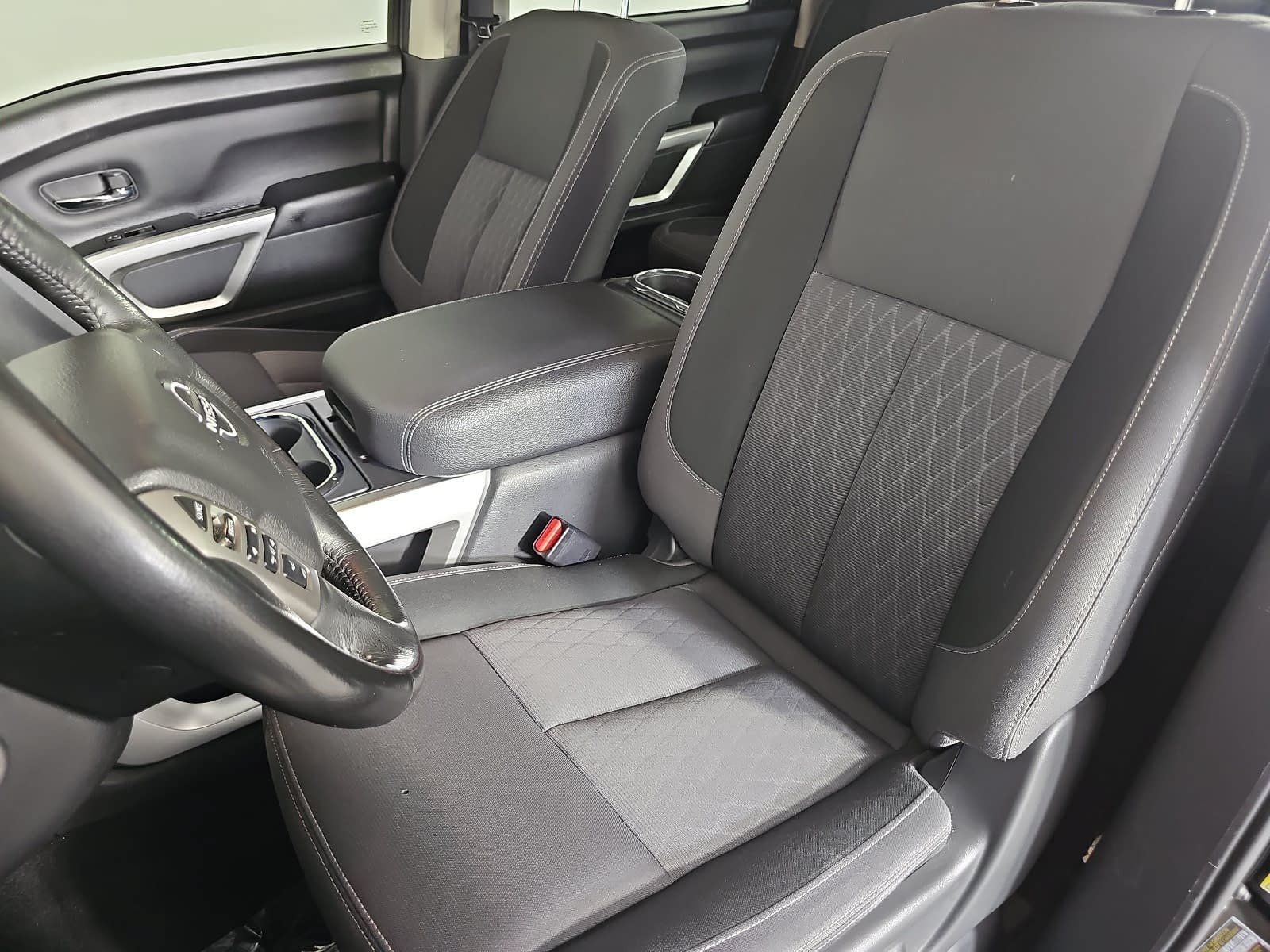 Used 2023 Nissan Titan SV w/ SV Convenience Package RWD image 14