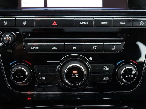 Used 2014 Jaguar XJ L Portfolio image 30