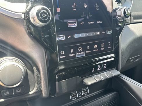 New 2026 RAM 1500 4x4 Crew Cab image 27