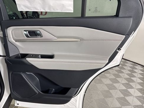 New 2025 Ford Explorer Active w/ Active Comfort Package image 26