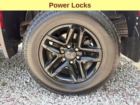 Used 2021 Chevrolet Silverado 1500 Custom Trail Boss AWD/4WD image 9