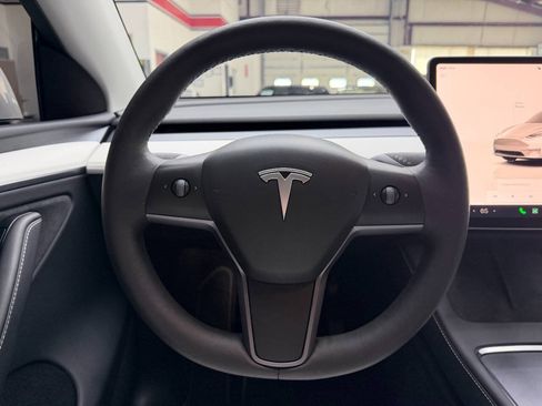 Used 2023 Tesla Model Y Long Range AWD/4WD image 21