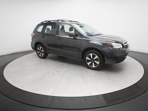 Used 2017 Subaru Forester 2.5i w/ Alloy Wheel Package image 13