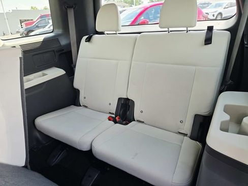 Used 2025 Hyundai Santa Fe SE FWD image 10