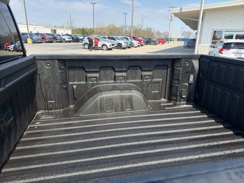 New 2026 GMC Sierra 1500 SLT image 10