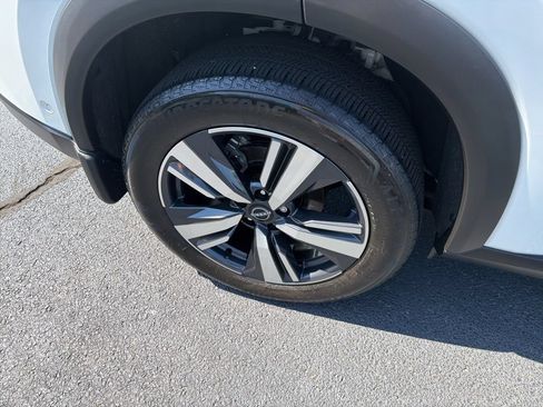 Certified 2024 Nissan Rogue SL w/ SL Premium Package FWD image 11