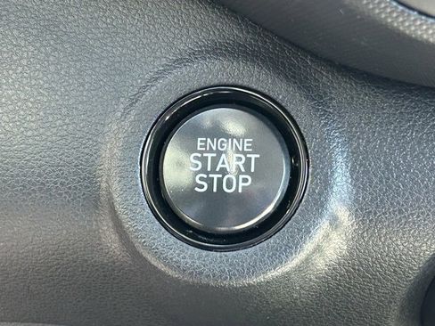 Used 2022 Hyundai Venue Limited image 26