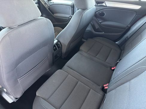 Used 2013 Volkswagen Golf 4-Door FWD image 11