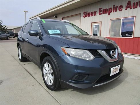 Used 2015 Nissan Rogue SV w/ SV Premium Package image 3