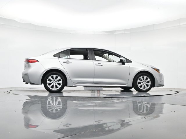 Used 2024 Toyota Corolla LE FWD image 34