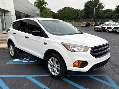 Used 2019 Ford Escape S FWD image 4