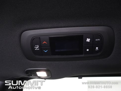 New 2027 Chrysler Pacifica Limited w/ Family Tech Group AWD/4WD image 42