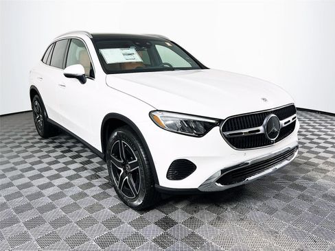 New 2026 Mercedes-Benz GLC 300 GLC 300 image 8