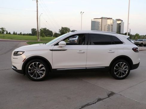 Used 2022 Lincoln Nautilus Reserve AWD/4WD image 4