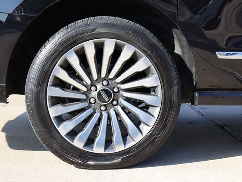 Used 2019 Lincoln Navigator L Reserve image 54