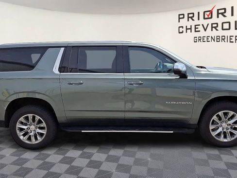Used 2023 Chevrolet Suburban Premier RWD image 9
