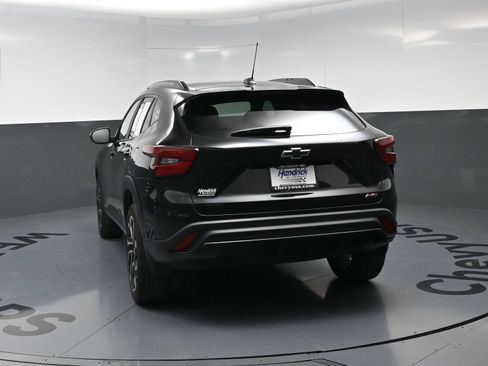 Used 2024 Chevrolet Trax RS w/ Driver Confidence Package FWD image 8