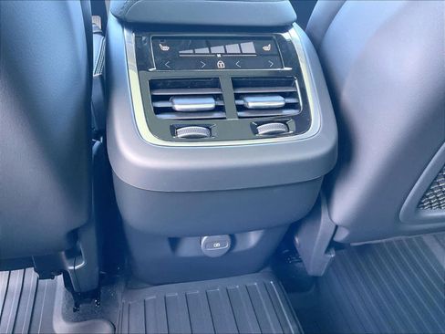 New 2026 Volvo XC60 B5 Ultra w/ Climate Package AWD/4WD image 16