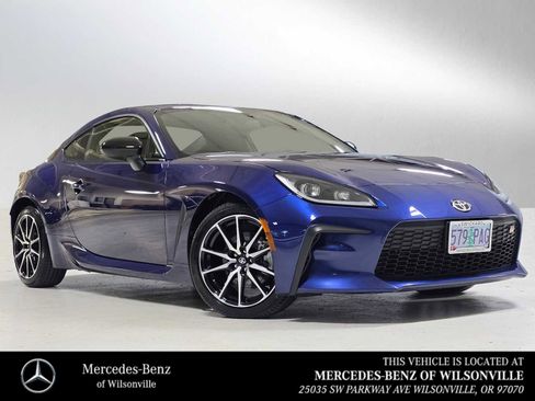 Used 2023 Toyota GR86 image 1