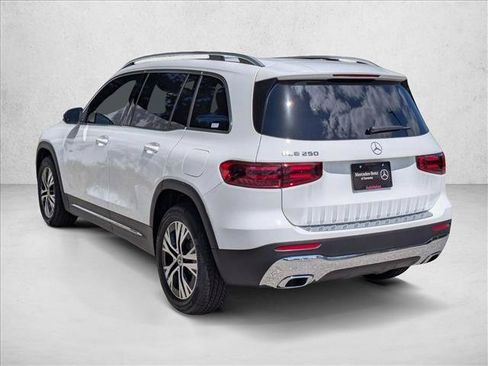 Used 2026 Mercedes-Benz GLB 250 image 9