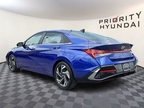 Used 2024 Hyundai Elantra Limited FWD image 6