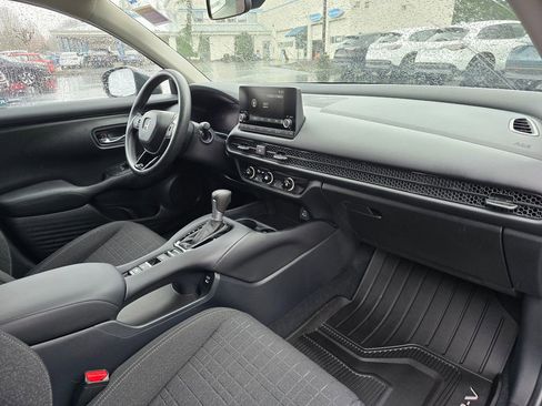 Certified 2024 Honda HR-V LX image 4