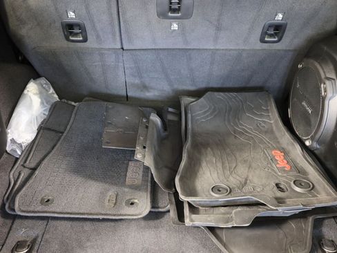 Used 2021 Jeep Wrangler Unlimited Rubicon AWD/4WD image 19