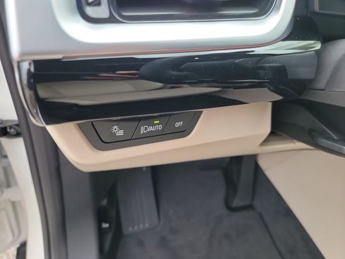 Used 2025 BMW X1 xDrive28i w/ Premium Package image 12