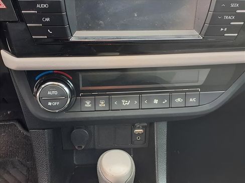 Used 2016 Toyota Corolla LE image 16