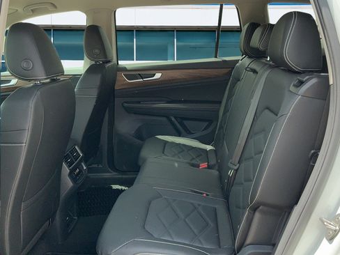 New 2026 Volkswagen Atlas SE FWD image 12