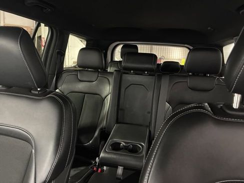 Used 2024 Jeep Grand Cherokee L Laredo image 30