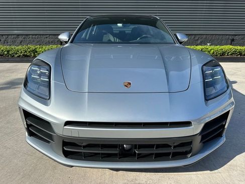 Used 2026 Porsche Panamera image 8