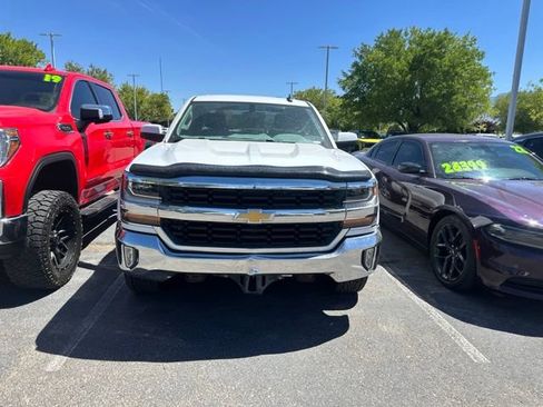 Used 2018 Chevrolet Silverado 1500 LT w/ Texas Edition RWD image 9