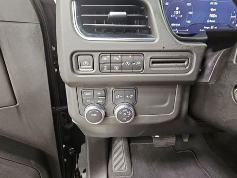 Used 2022 GMC Yukon SLT w/ SLT Premium Package AWD/4WD image 28