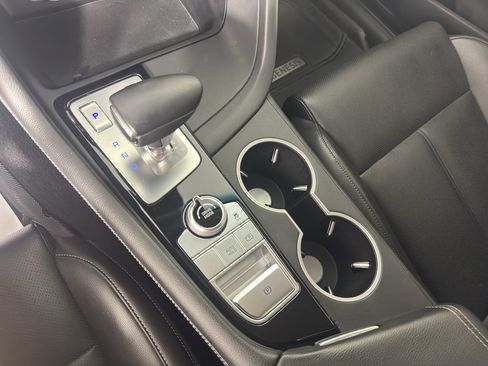 Used 2023 Genesis G70 2.0T RWD image 25