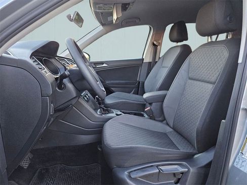 Used 2021 Volkswagen Tiguan S image 12