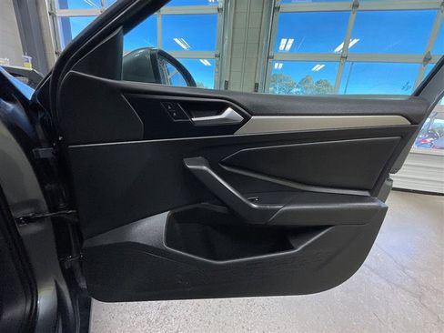 Used 2020 Volkswagen Jetta SE image 22