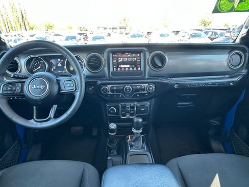 Used 2023 Jeep Wrangler Unlimited AWD/4WD image 19