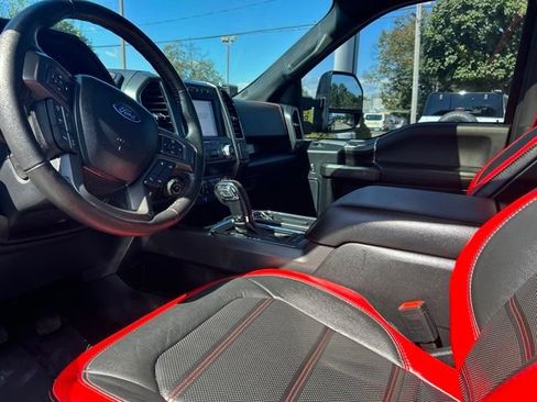 Used 2019 Ford F150 Lariat w/ Equipment Group 502A Luxury AWD/4WD image 20