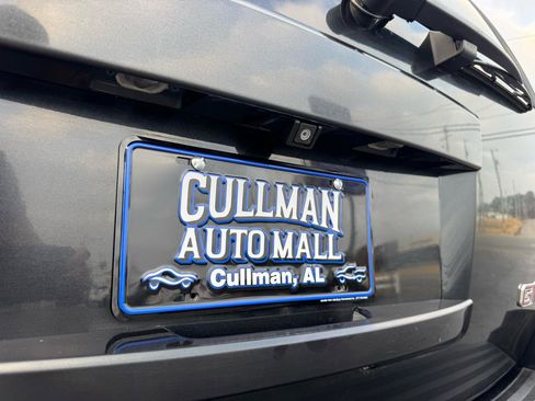 Used 2011 GMC Yukon XL Denali RWD image 8