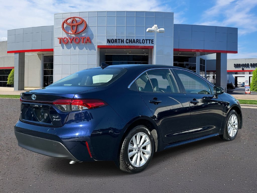 Used 2025 Toyota Corolla XLE FWD image 8