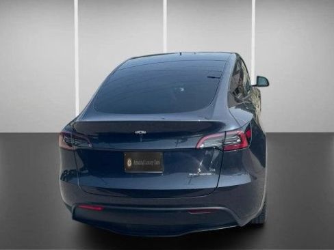 Used 2024 Tesla Model Y Long Range AWD/4WD image 8