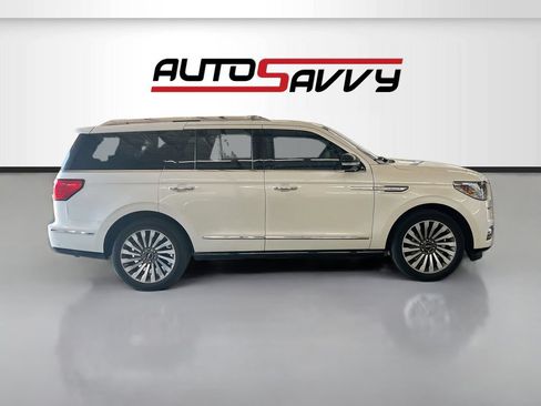 Used 2019 Lincoln Navigator Reserve AWD/4WD image 8