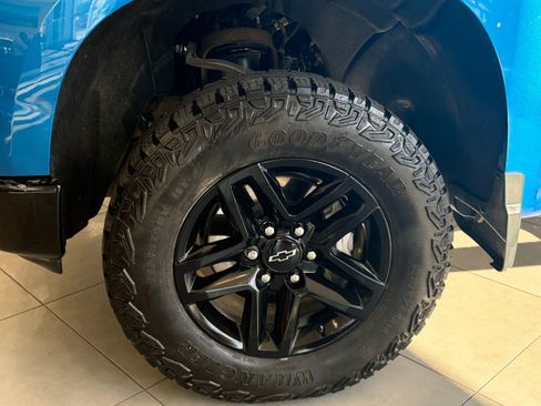Used 2024 Chevrolet Silverado 1500 Custom Trail Boss w/ LPO, Dark Essentials Package AWD/4WD image 11