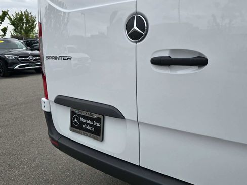 Used 2025 Mercedes-Benz Sprinter 2500 image 17