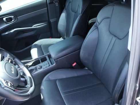 Certified 2023 Kia Sorento S FWD image 23