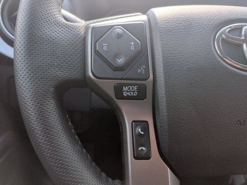 Used 2022 Toyota Tacoma SR5 w/ SR5 Appearance Package (SM) RWD image 17