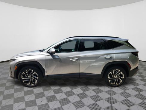 Certified 2025 Hyundai Tucson Limited AWD/4WD image 5