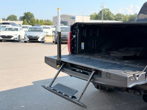 Used 2025 Ford F150 Raptor AWD/4WD image 59